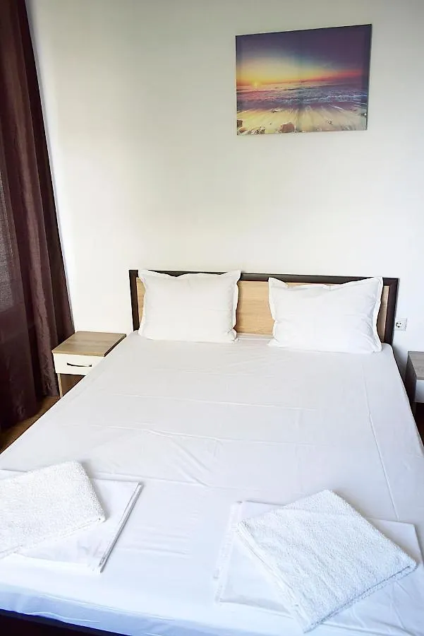 בורגאס Flora Beach Apartaments 0*,