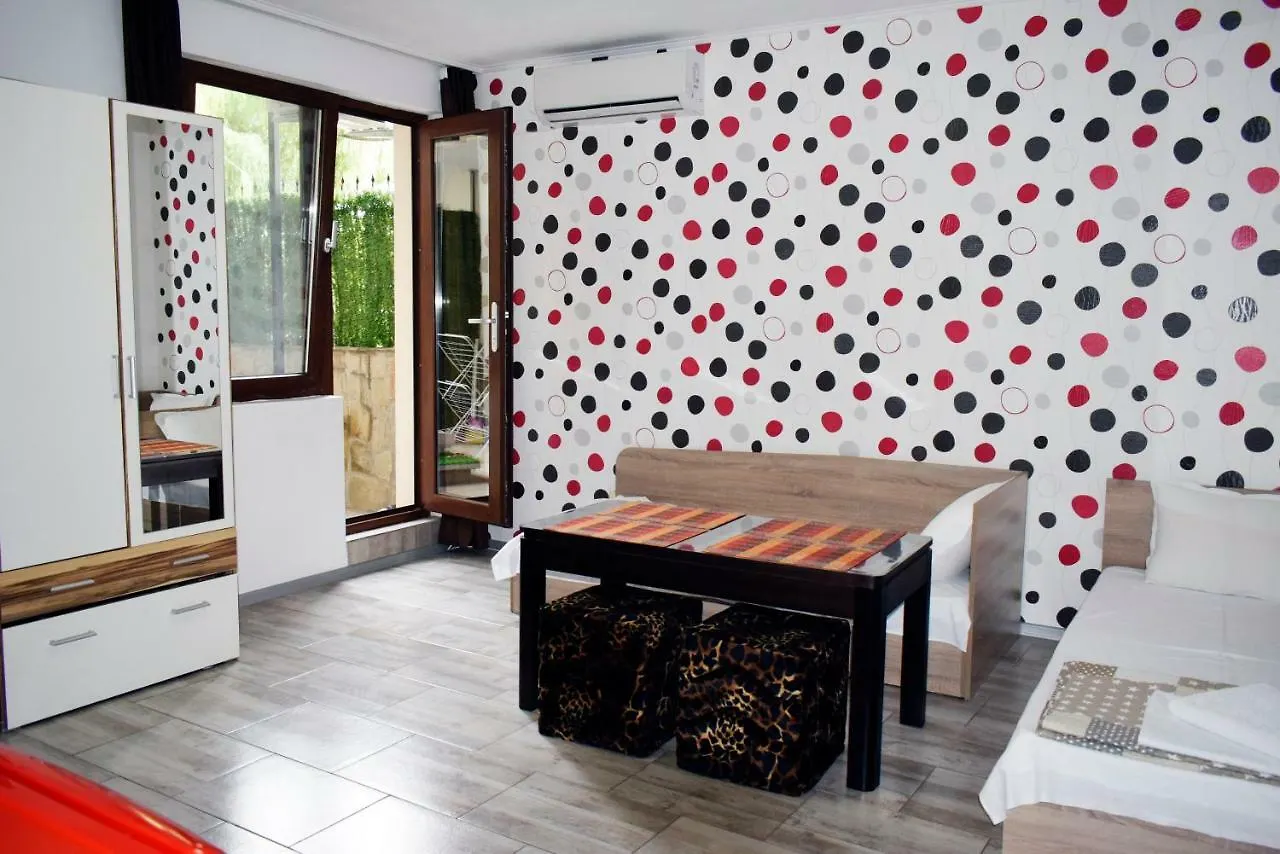 בורגאס Flora Beach Apartaments דירה